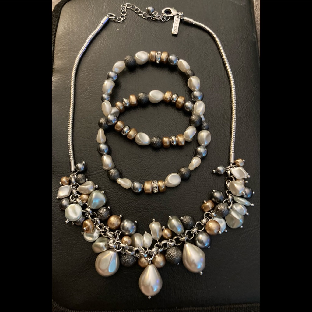 Whbm Necklace & 2 Matching Stretch Bracelets